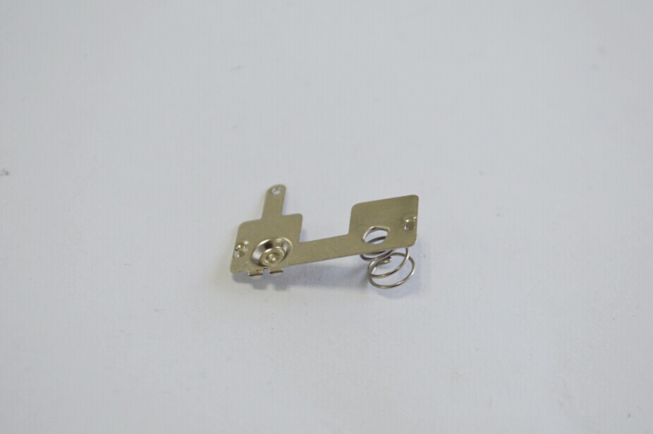 五金沖壓電池彈片側面